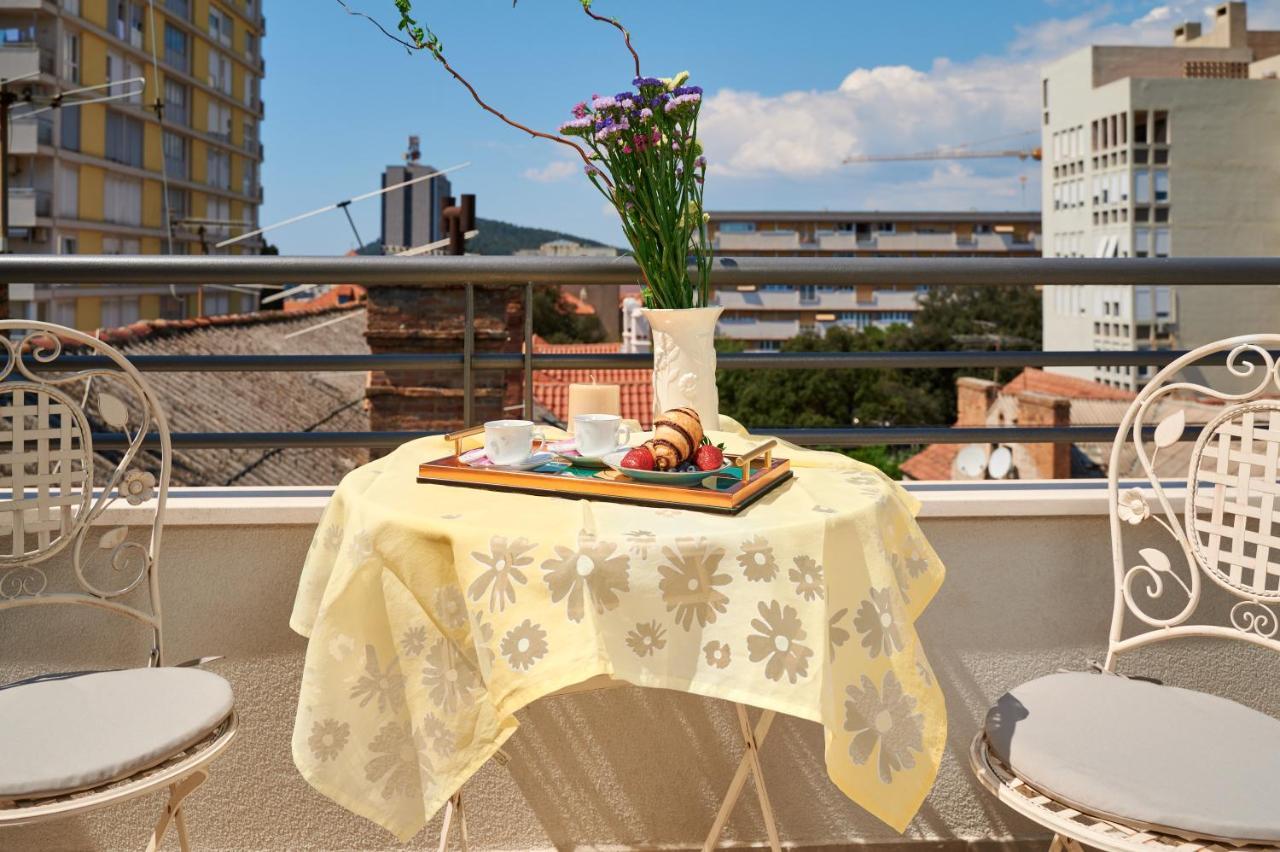 Modern & Spacious Rooftop Apartment With Natual Sunlight Split Ngoại thất bức ảnh
