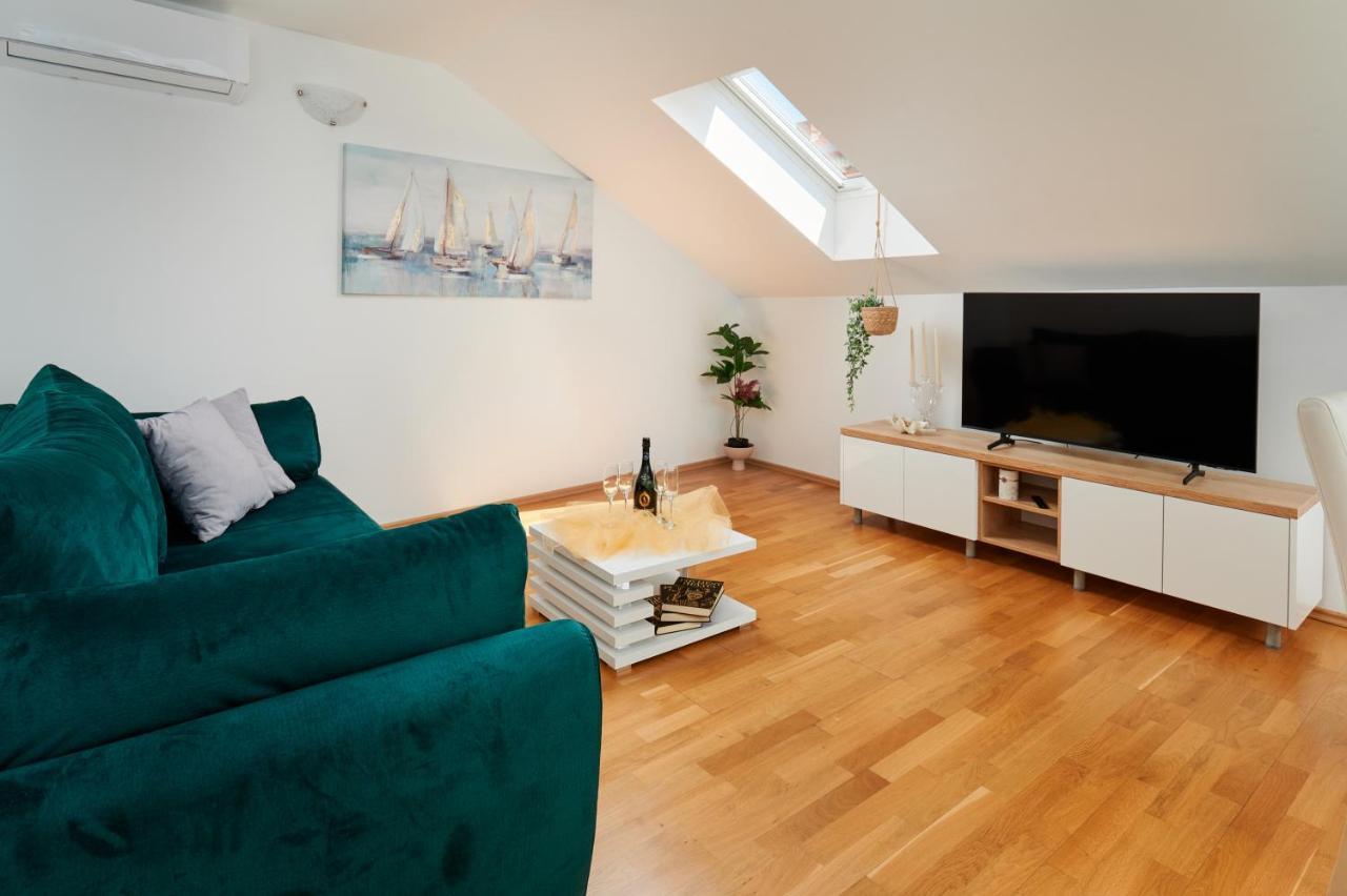 Modern & Spacious Rooftop Apartment With Natual Sunlight Split Ngoại thất bức ảnh