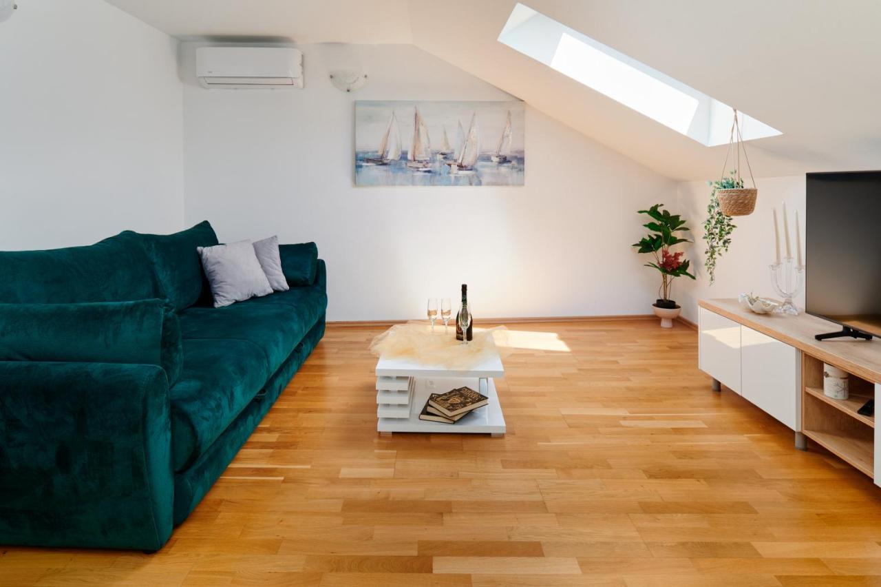 Modern & Spacious Rooftop Apartment With Natual Sunlight Split Ngoại thất bức ảnh